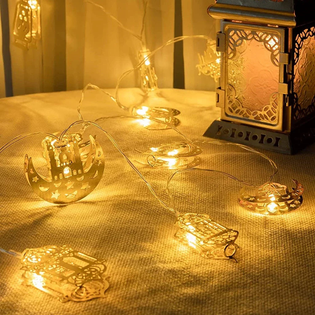 Avelena | Bunte LED Lichterkette – Dekorative Lichter mit Mond- und Laternenmotiven für Wohnung und Garten