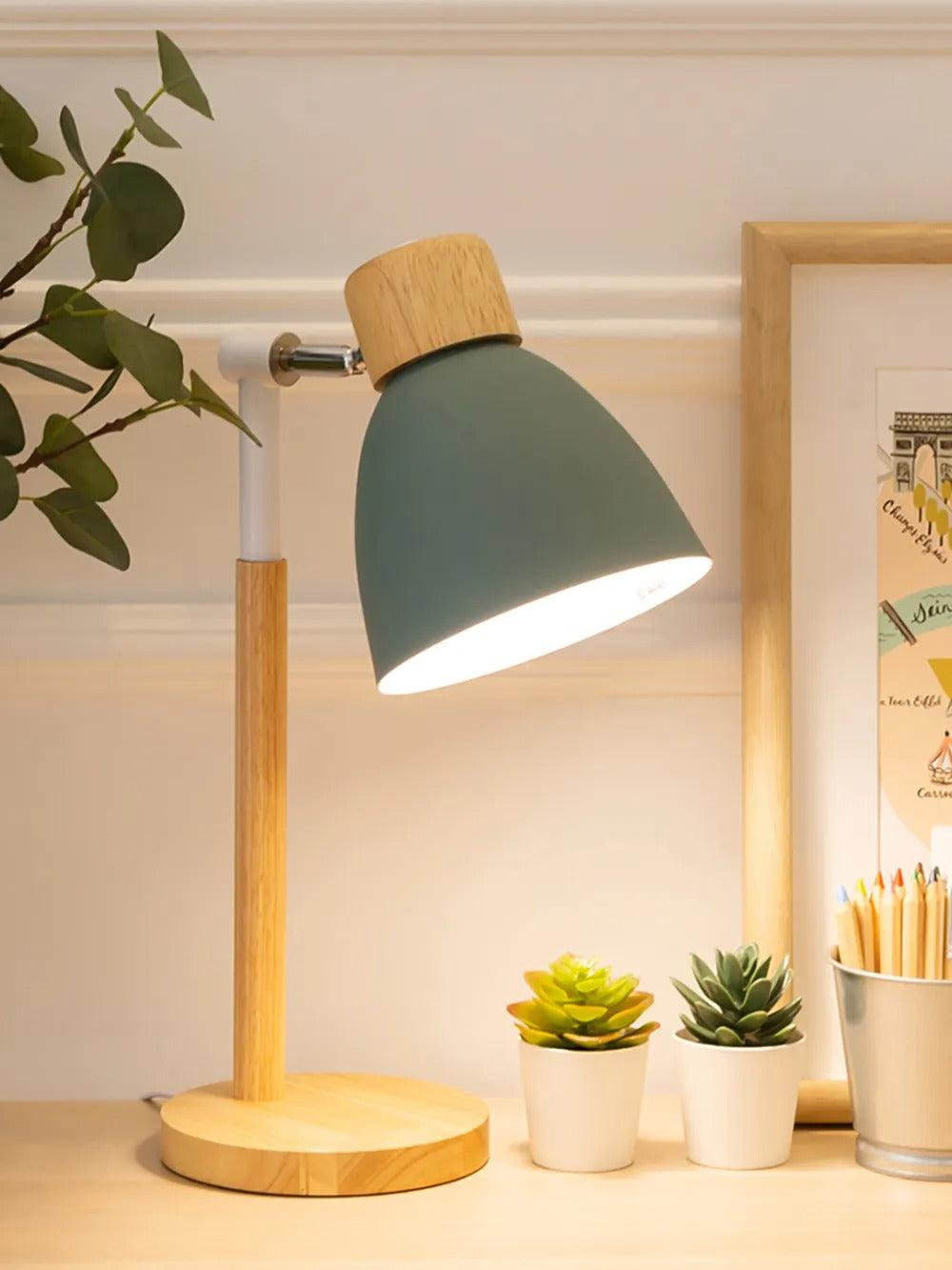 Avelena | Nordische Tischlampe | Holz, Eisen