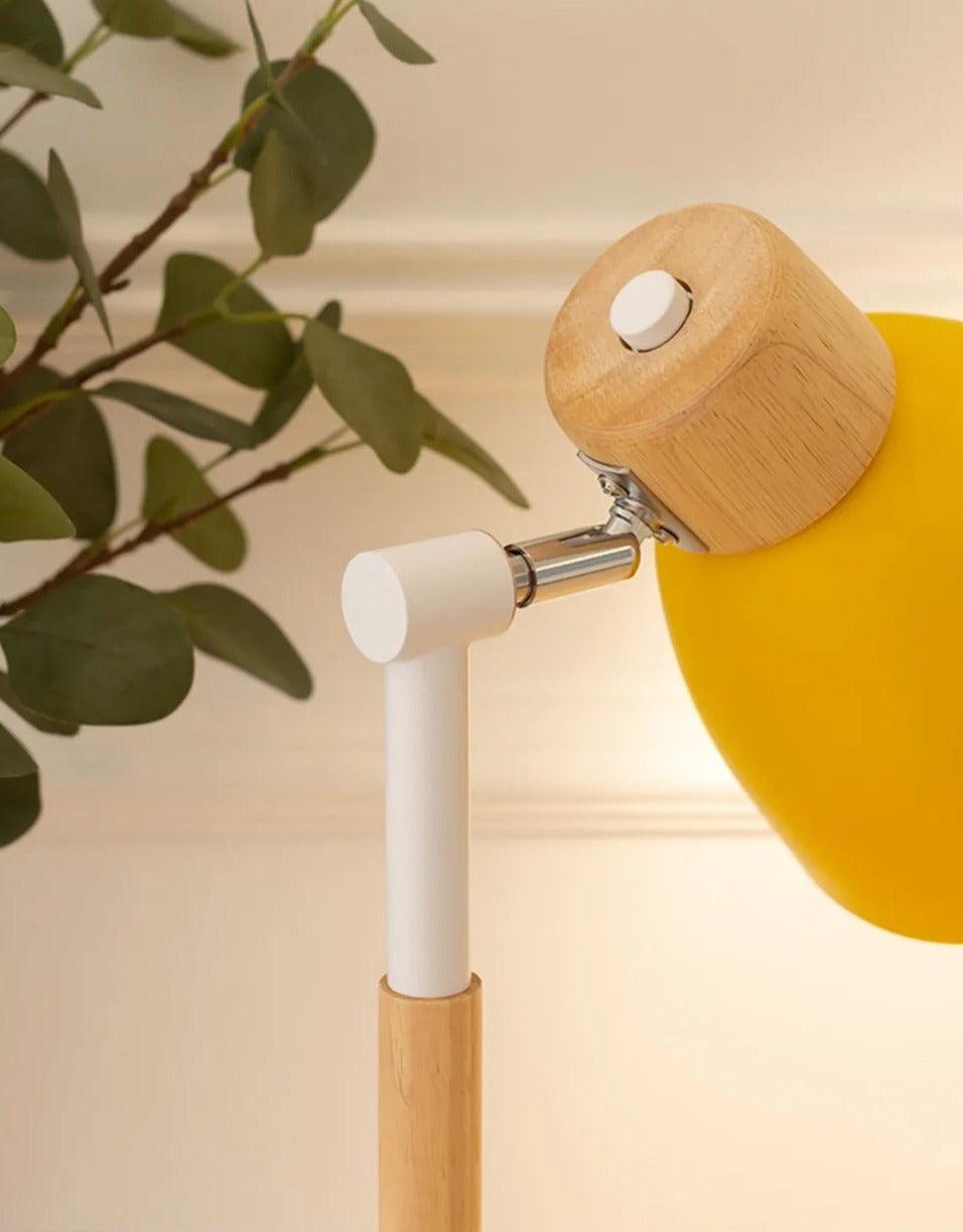 Avelena | Nordische Tischlampe | Holz, Eisen