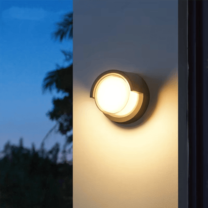 Avelena | SAFEGLIMMER – Outdoor-LED-Wandleuchte mit Bewegungssensor für Sicherheit und Stil