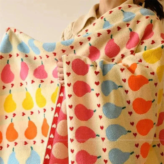 Avelena | Weiches Kinderhandtuch aus Baumwolle mit Birnen-Motiv