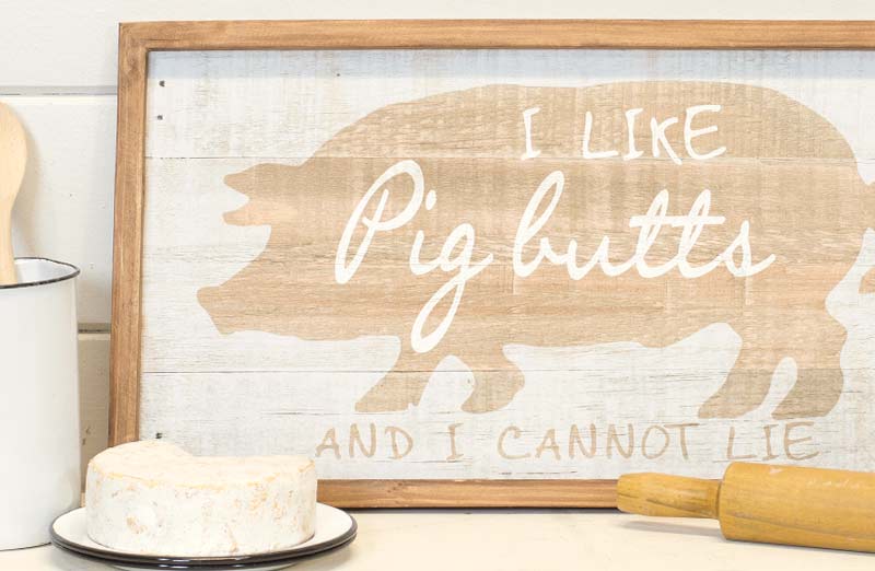 Avelena | Distressed Wood Pig Butts Schild