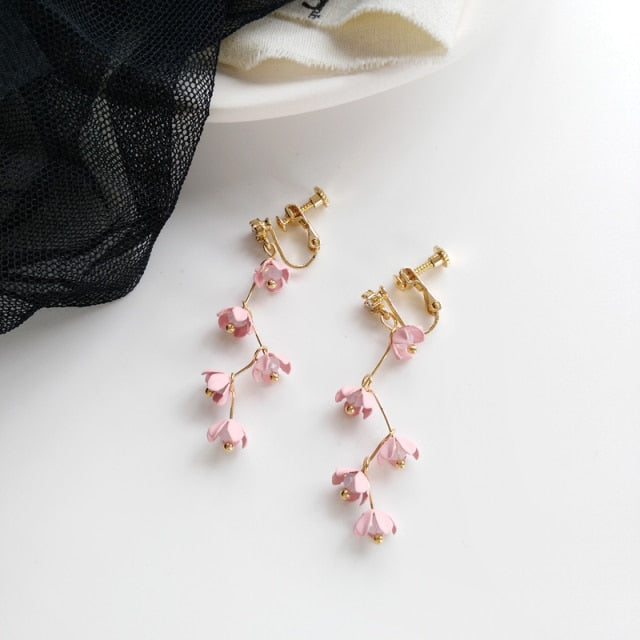 Avelena | Lange Strass Kristall Pink Sakura Blume mit Zirkon Clip Ohrringe