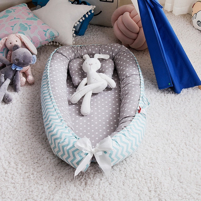 Avelena | Tragbares Babybett und Baby Nest Bett mit Kissen