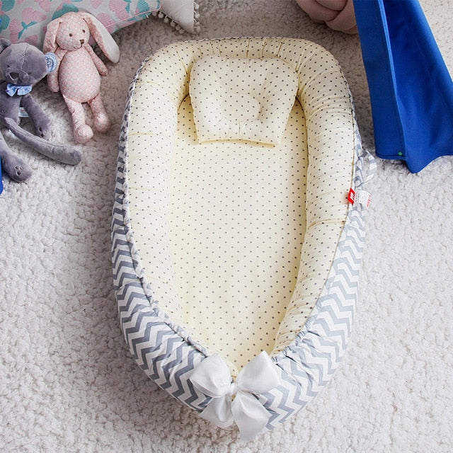 Avelena | Tragbares Babybett und Baby Nest Bett mit Kissen