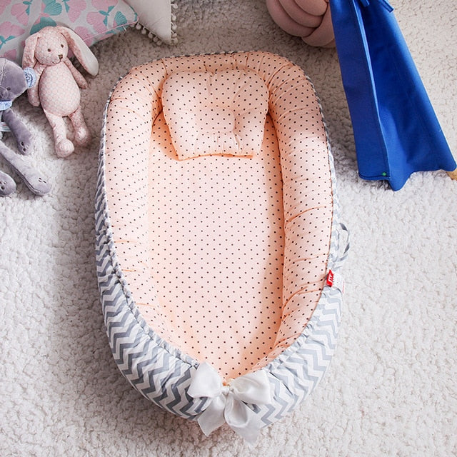 Avelena | Tragbares Babybett und Baby Nest Bett mit Kissen