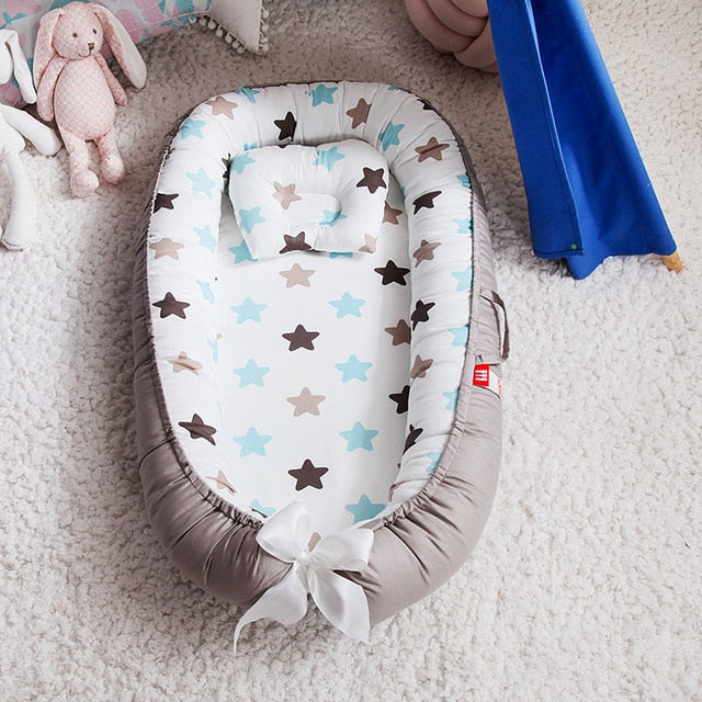 Avelena | Tragbares Babybett und Baby Nest Bett mit Kissen