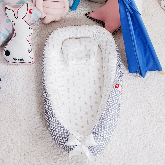 Avelena | Tragbares Babybett und Baby Nest Bett mit Kissen