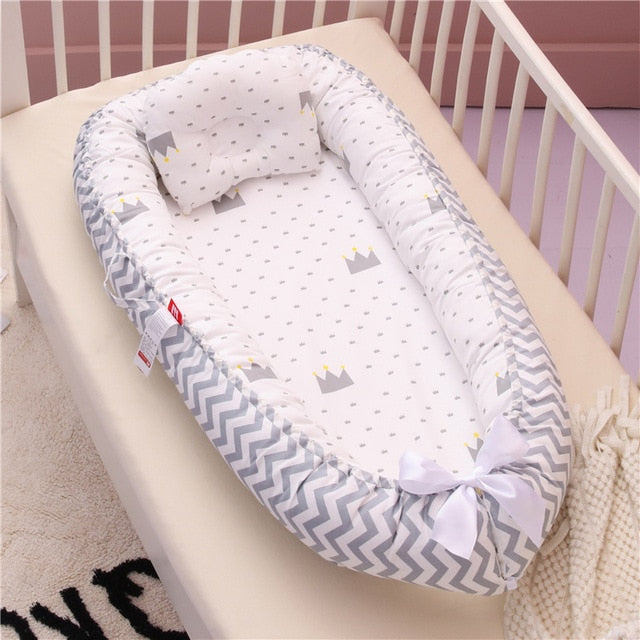 Avelena | Tragbares Babybett und Baby Nest Bett mit Kissen
