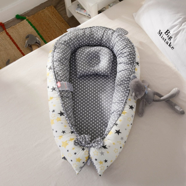 Avelena | Tragbares Babybett und Baby Nest Bett mit Kissen