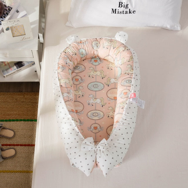 Avelena | Tragbares Babybett und Baby Nest Bett mit Kissen