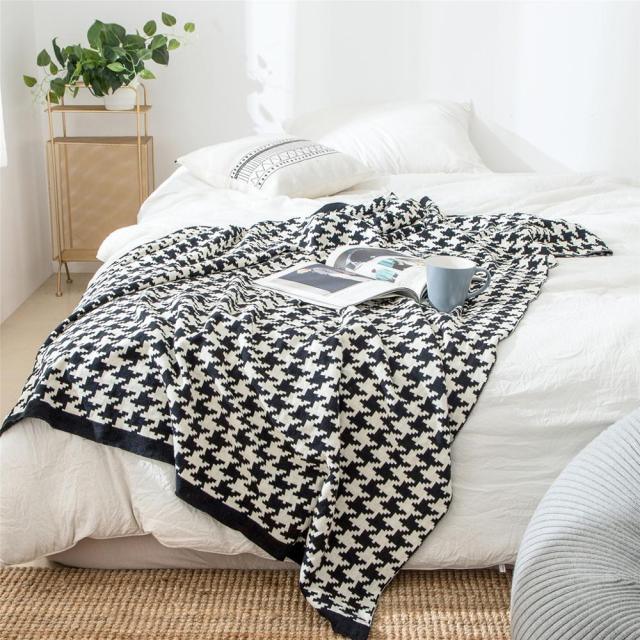 Avelena | PlaidLuxe Houndstooth Kuscheldecke | Kariertes Design | Weich & Gemütlich | Verschiedene Größen