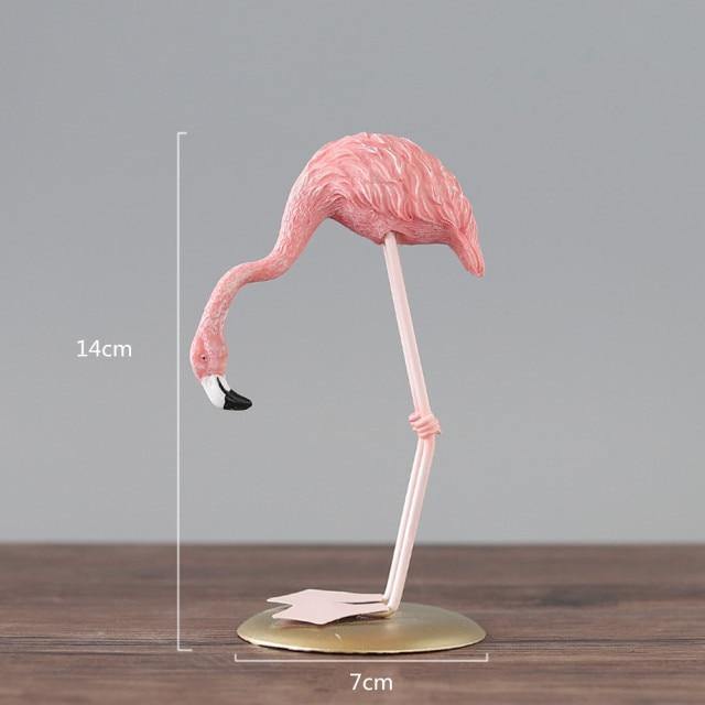 Avelena | Flamingo Figur Figurine In Lebhaftem Rot Harz für Moderne Wohnkultur