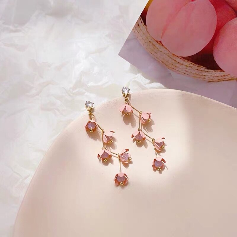 Avelena | Lange Strass Kristall Pink Sakura Blume mit Zirkon Clip Ohrringe