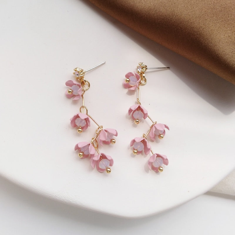 Avelena | Lange Strass Kristall Pink Sakura Blume mit Zirkon Clip Ohrringe