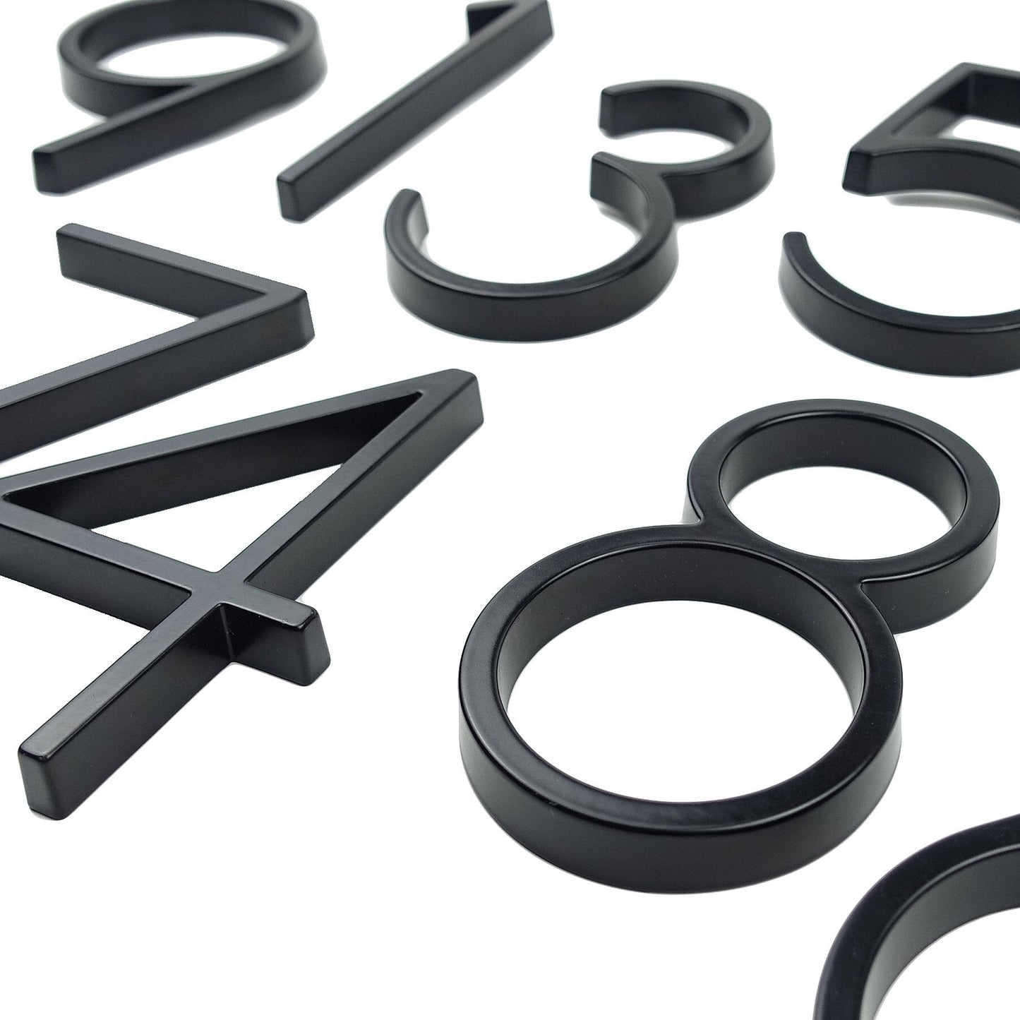 Avelena | Hannah Schwarze Hausnummern