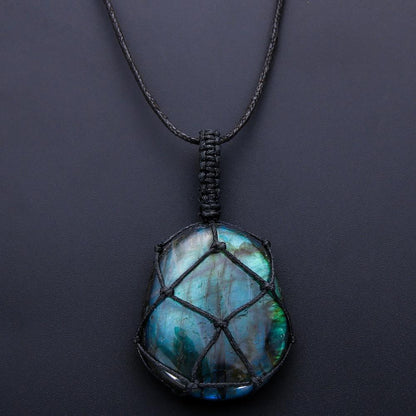 Avelena | DragonHeart Halskette – Mystisches Labradorit Schmuck