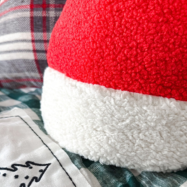 Avelena | Kissen In Form Eines Weihnachtsmannhuts