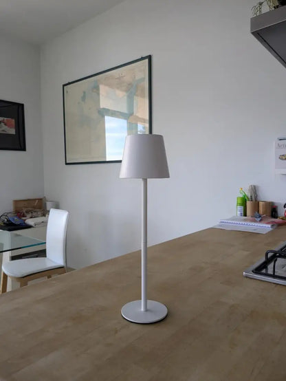 Avelena | LED Tischlampe – Kabellos, Touch-Bedienung & Dimmbares Licht