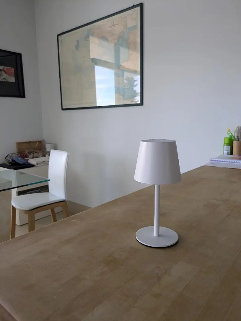 Avelena | LED Tischlampe – Kabellos, Touch-Bedienung & Dimmbares Licht