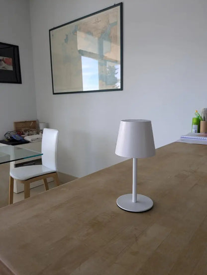 Avelena | LED Tischlampe – Kabellos, Touch-Bedienung & Dimmbares Licht