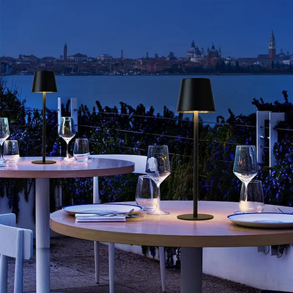 Avelena | LED Tischlampe – Kabellos, Touch-Bedienung & Dimmbares Licht