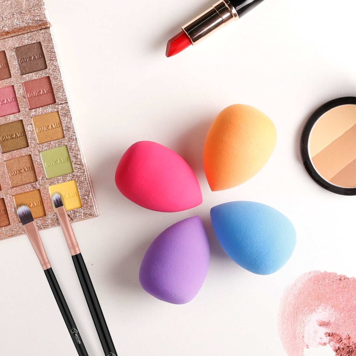 Avelena | Make-Up Pinsel Starterset mit Schwämmen, Wimpernzange und Tasche In Schwarz