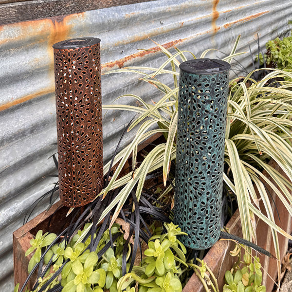 Avelena | Zylinderförmige Metall Außen Solarlichter Für Den Garten, Set mit Zwei