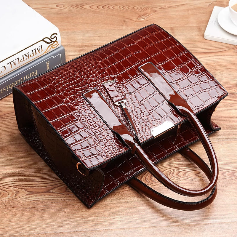 Avelena | Tasche mit Krokodilprägung.