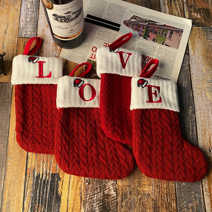 Avelena | Gemütliche Stricksocken, Bestickte Candy-Geschenktasche, Weihnachtsstrumpf mit Buchstaben - Perfekt für die Kleinen!