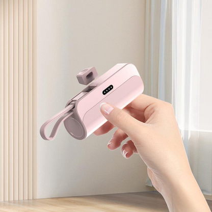 Avelena | Tragbare Powerbank mit hoher Kapazität und eingebauten Kabeln