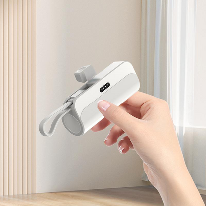 Avelena | Tragbare Powerbank mit hoher Kapazität und eingebauten Kabeln