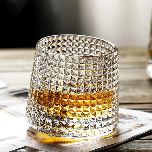 Avelena | Strukturiertes Whiskyglas mit Welleneffekt