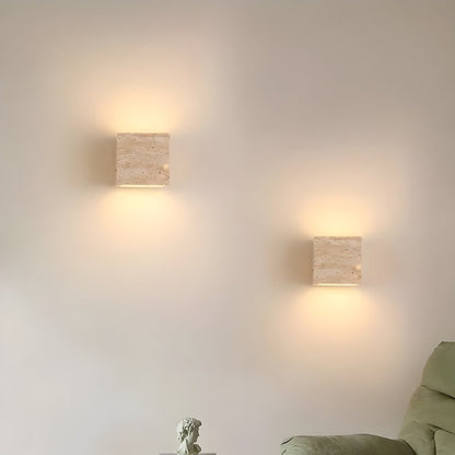 Avelena | Wandleuchte aus Travertin für eine warme und elegante Atmosphäre