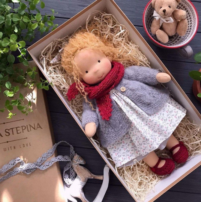Avelena | Süße handgemachte Waldorfpuppe