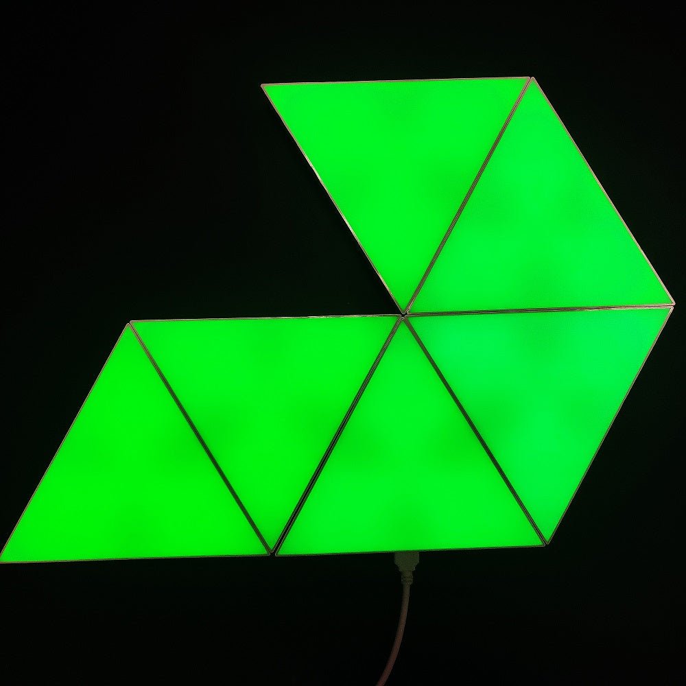 Avelena | Wandbeleuchtung – Dreieckige Farb-Led mit Smd, App und Ir
