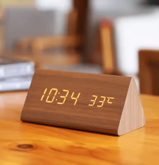 Avelena | AMBIWOOD – Sprachgesteuerte LED-Uhr mit minimalistischer Holzoptik